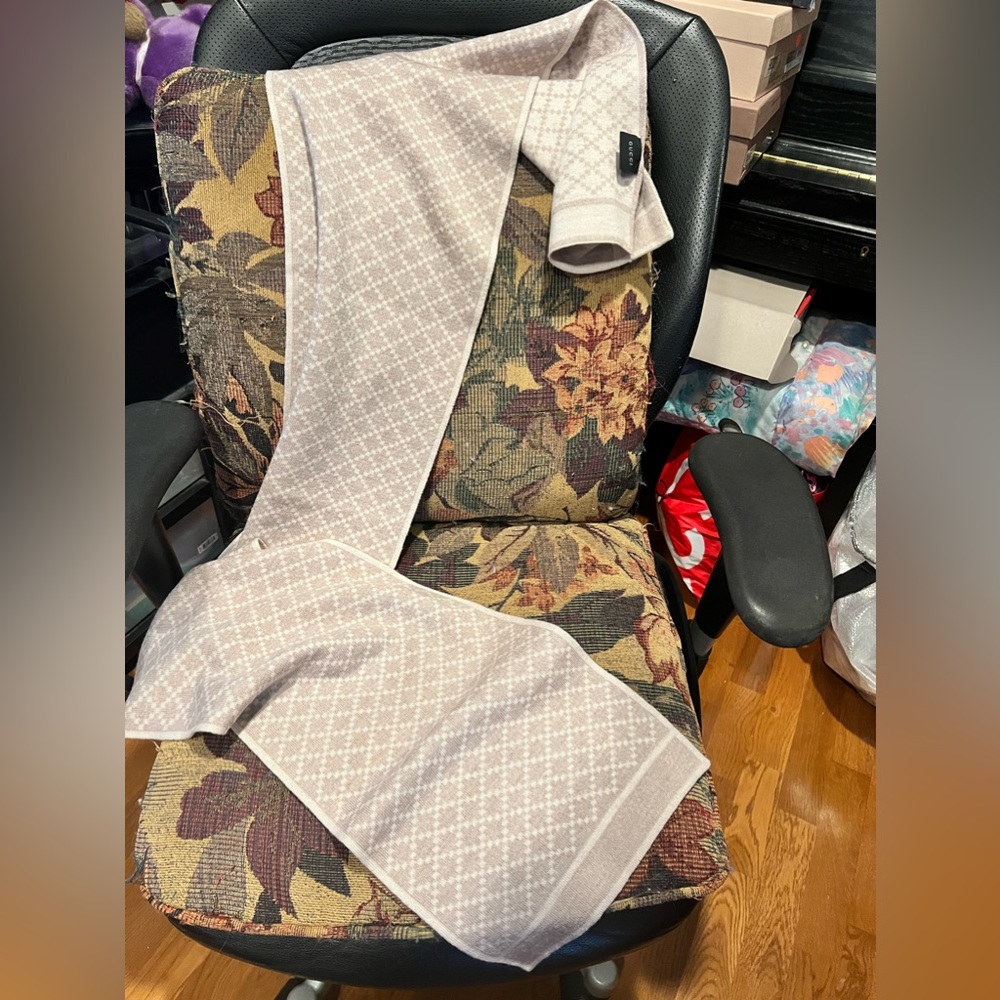 Gucci DOUBLE JACQUARD GG WOOL SCARF